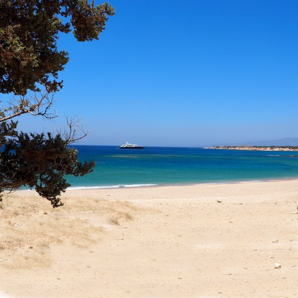 strand mit Boot Naxos